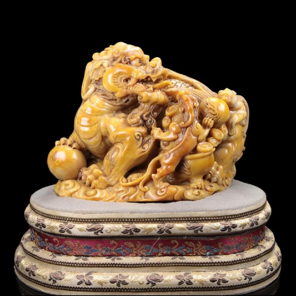 A Exquisite Shoushan Stone Kylin Ornament (1 of 10)