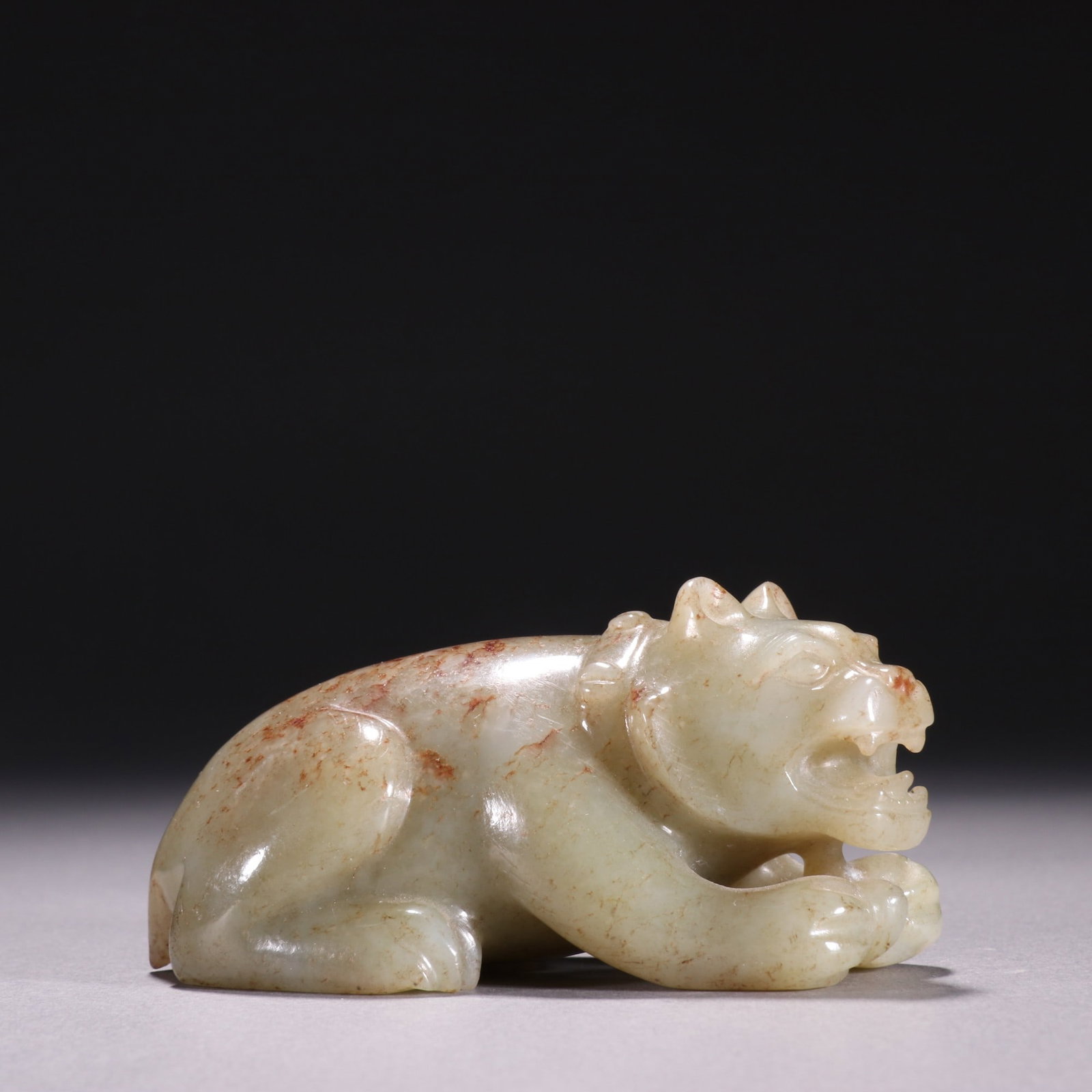 A Exquisite Hotan Jade Bear Ornament: A Exquisite Hotan Jade Bear Ornament,Han Dynasty, China,Size:1.5inx3.2in 和田玉熊摆件,中国汉代