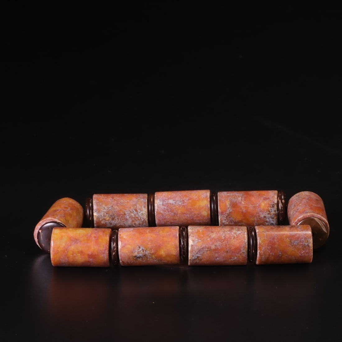 A Exquisite Gaogu Jade Handheld Carving: A Exquisite Gaogu Jade Handheld Carving,Ancient Time, China,Size:0.7inx0.5in,Weight:62g 高古玉手把件,远古时期
