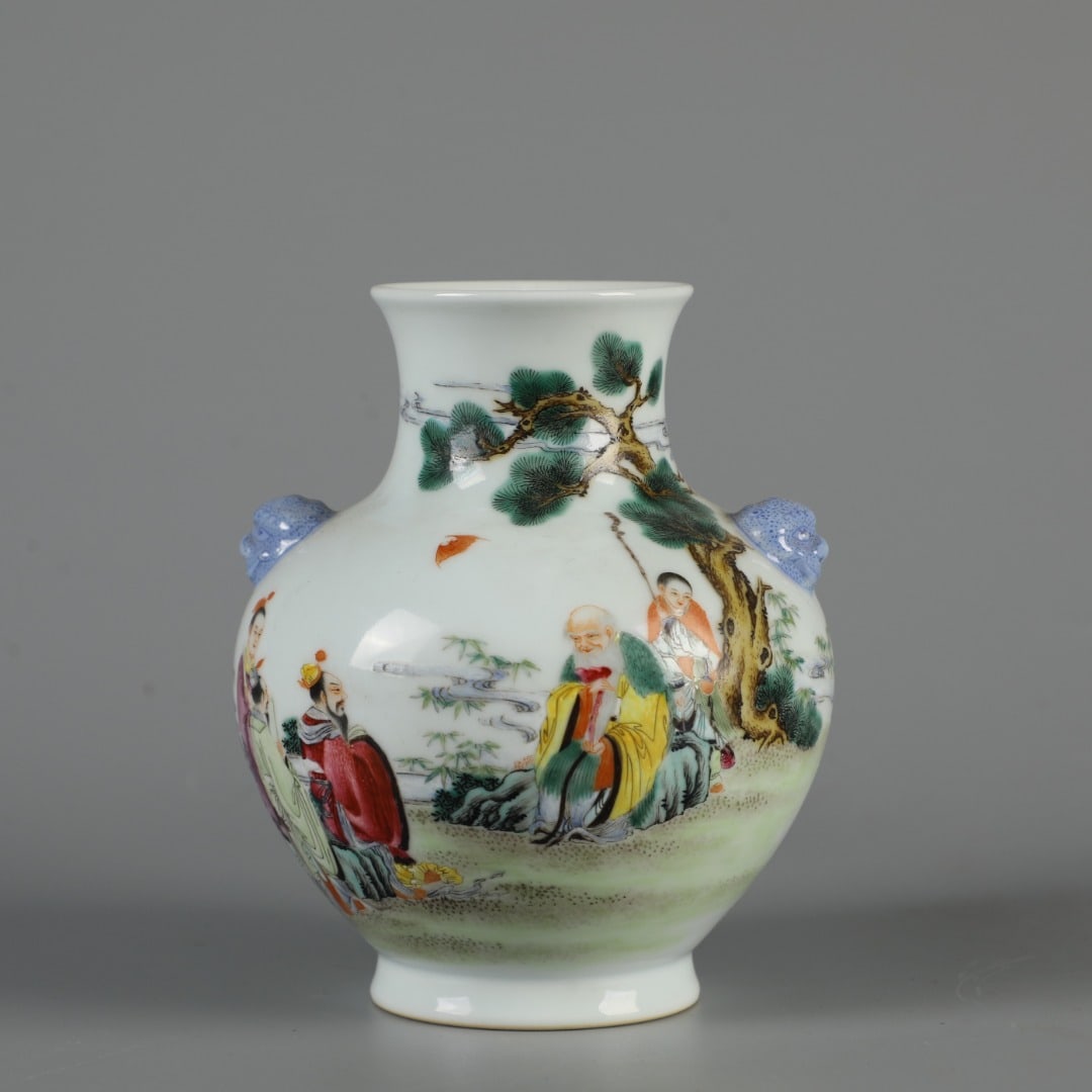 A Exquisite Famille-Rose Figures Pattern Animal Head Vase: A Exquisite Famille-Rose Figures Pattern Animal Head Vase,Qing Dynasty, China,Qianlong Six-character Mark,Size:6.3inx4.7in