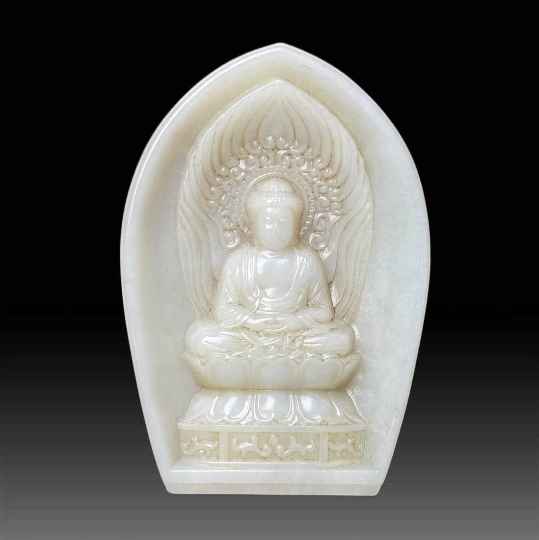A Exquisite Hotan Jade Buddhist Niche Plaque: A Exquisite Hotan Jade Buddhist Niche Plaque,Qing Dynasty, China,Size:3.1inx2.2inx0.4in,Weight:76g 和田玉佛龛玉牌,中国清代