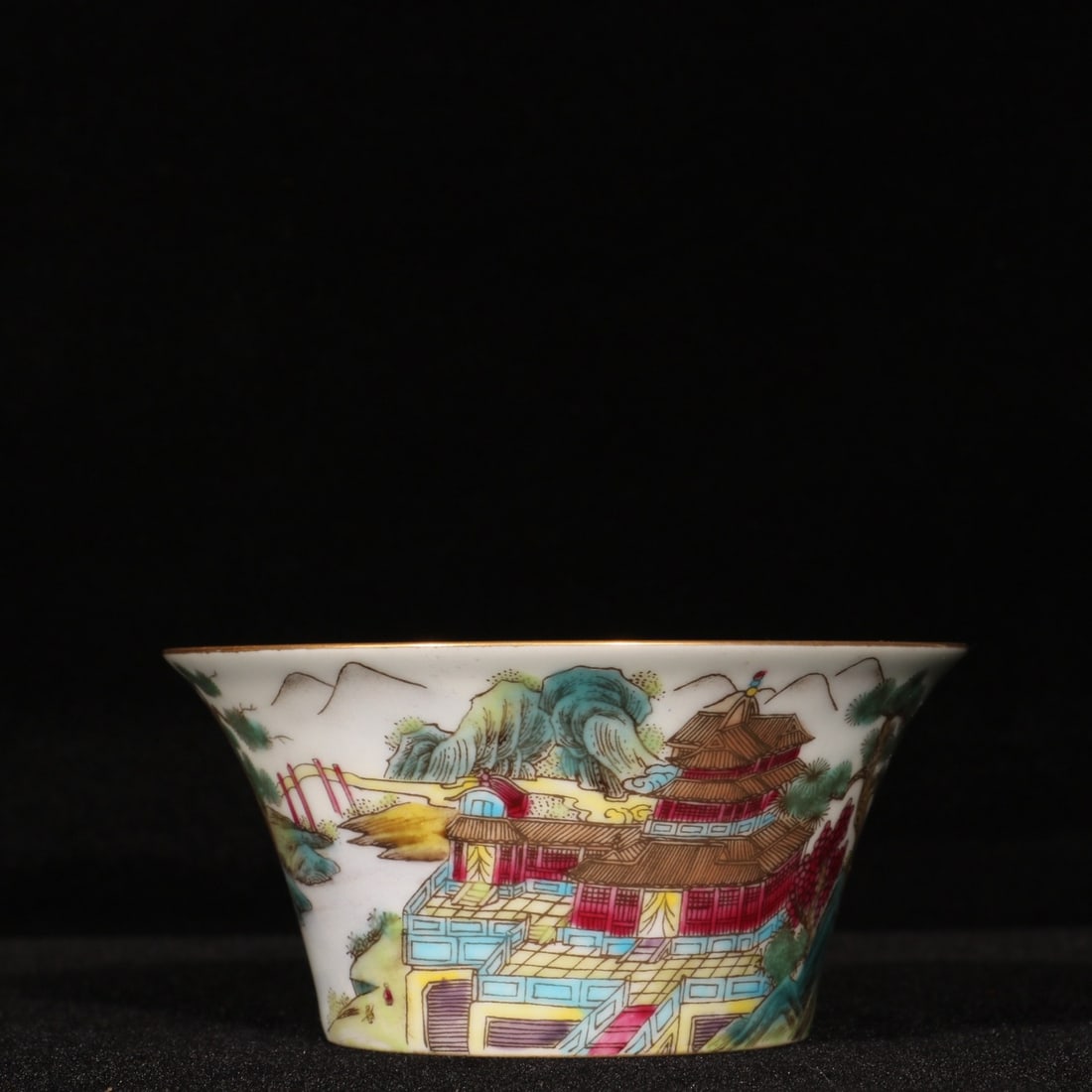 A Exquisite Enamel Landscape Pattern Cup: A Exquisite Enamel Landscape Pattern Cup,Qing Dynasty, China,Qianlong Six-character Mark,Size:1.8inx3.5in