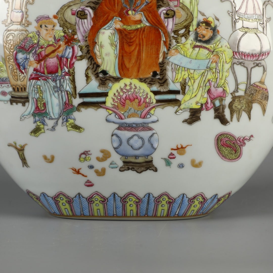 A Exquisite Famille-Rose Figures Pattern Vase - 3