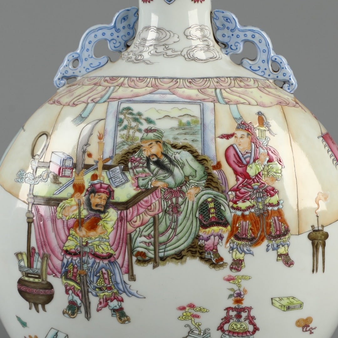 A Exquisite Famille-Rose Figures Pattern Vase - 7