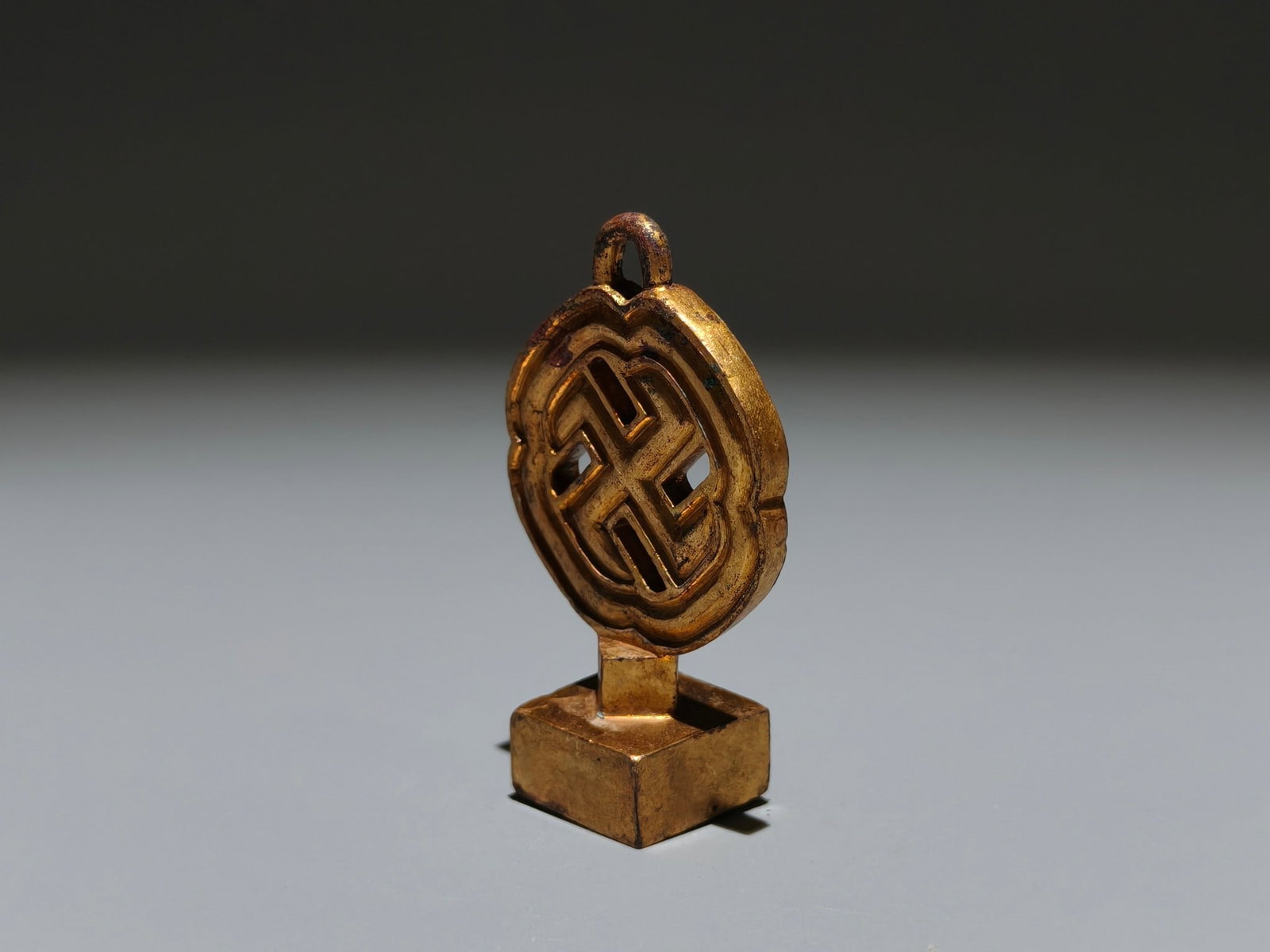 A Exquisite Gilt Bronze Seal - 7