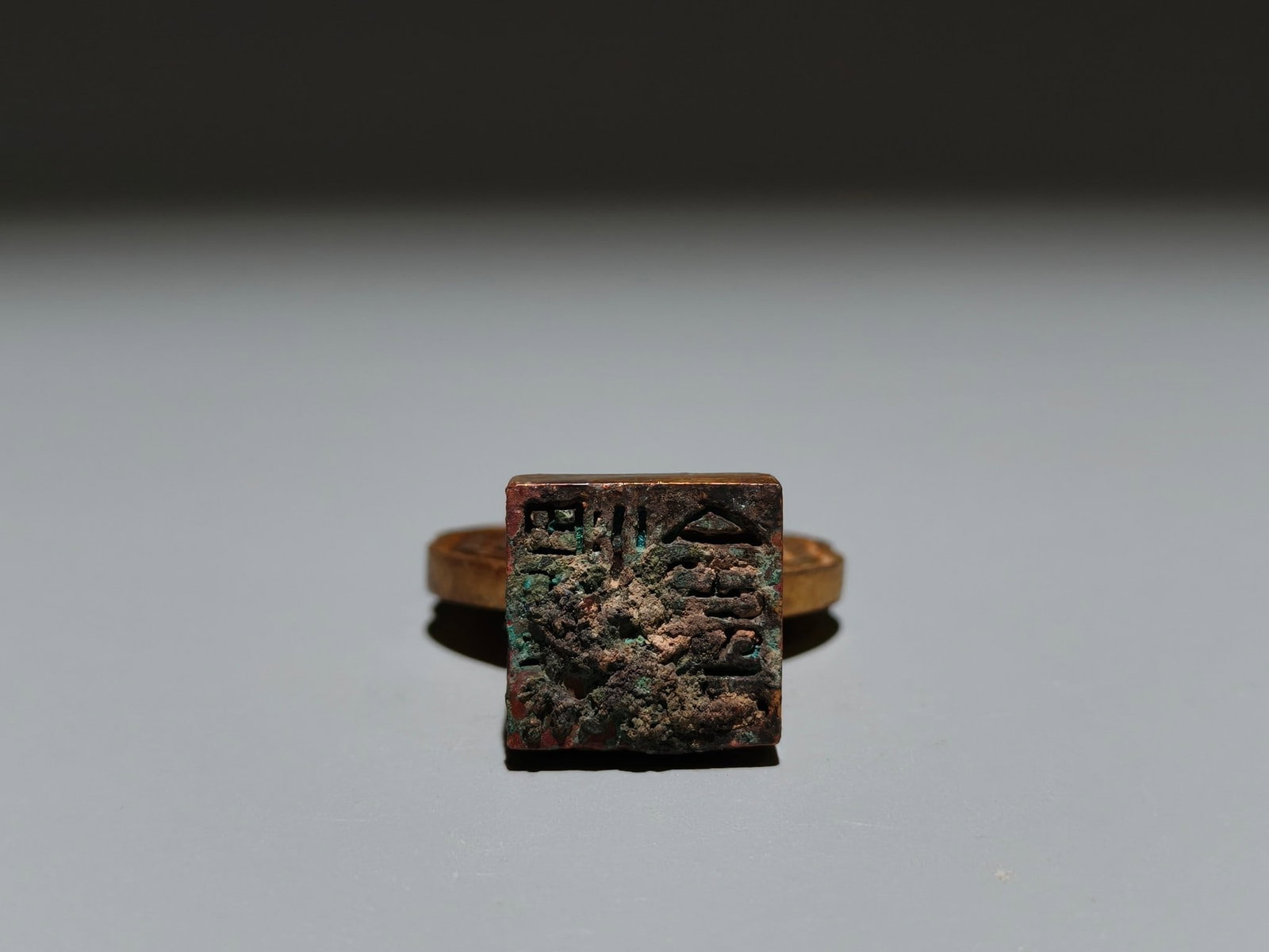 A Exquisite Gilt Bronze Seal - 9