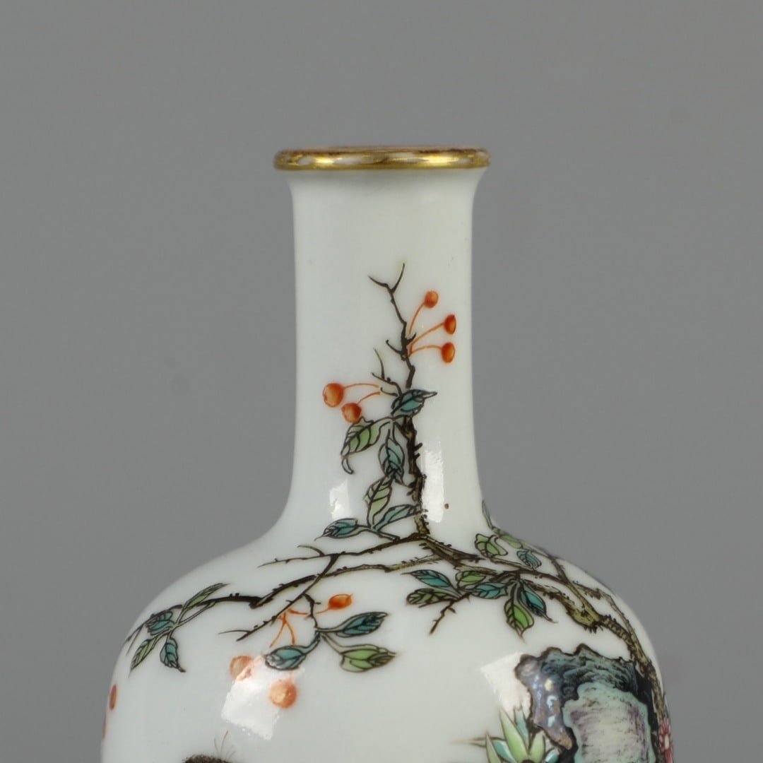 A Exquisite Famille-Rose Rabbit Pattern Vase - 2