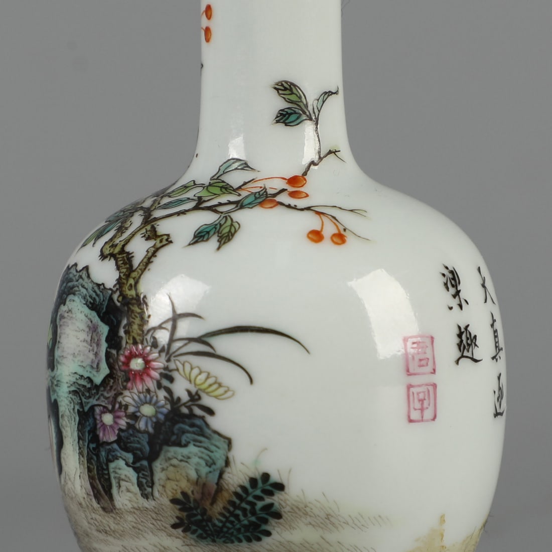 A Exquisite Famille-Rose Rabbit Pattern Vase - 6