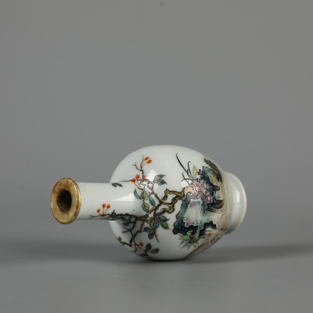 A Exquisite Famille-Rose Rabbit Pattern Vase - 8