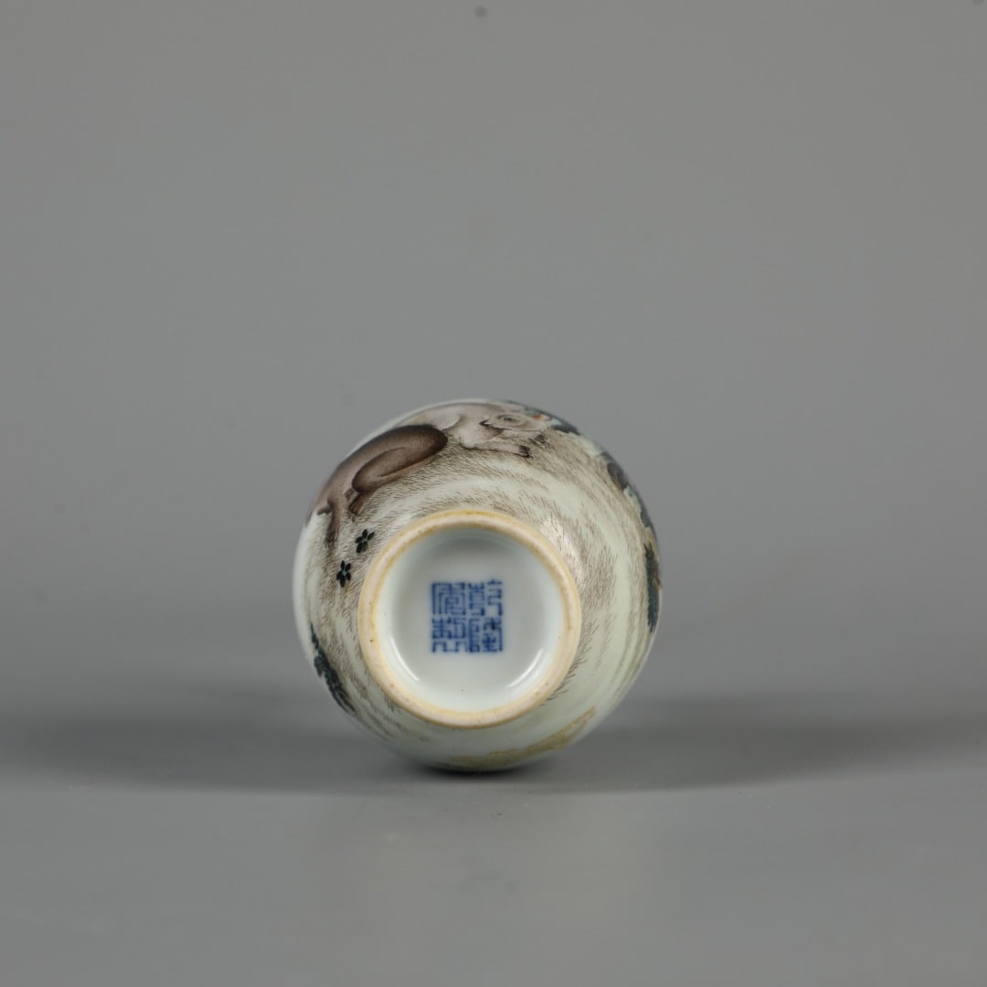 A Exquisite Famille-Rose Rabbit Pattern Vase - 9