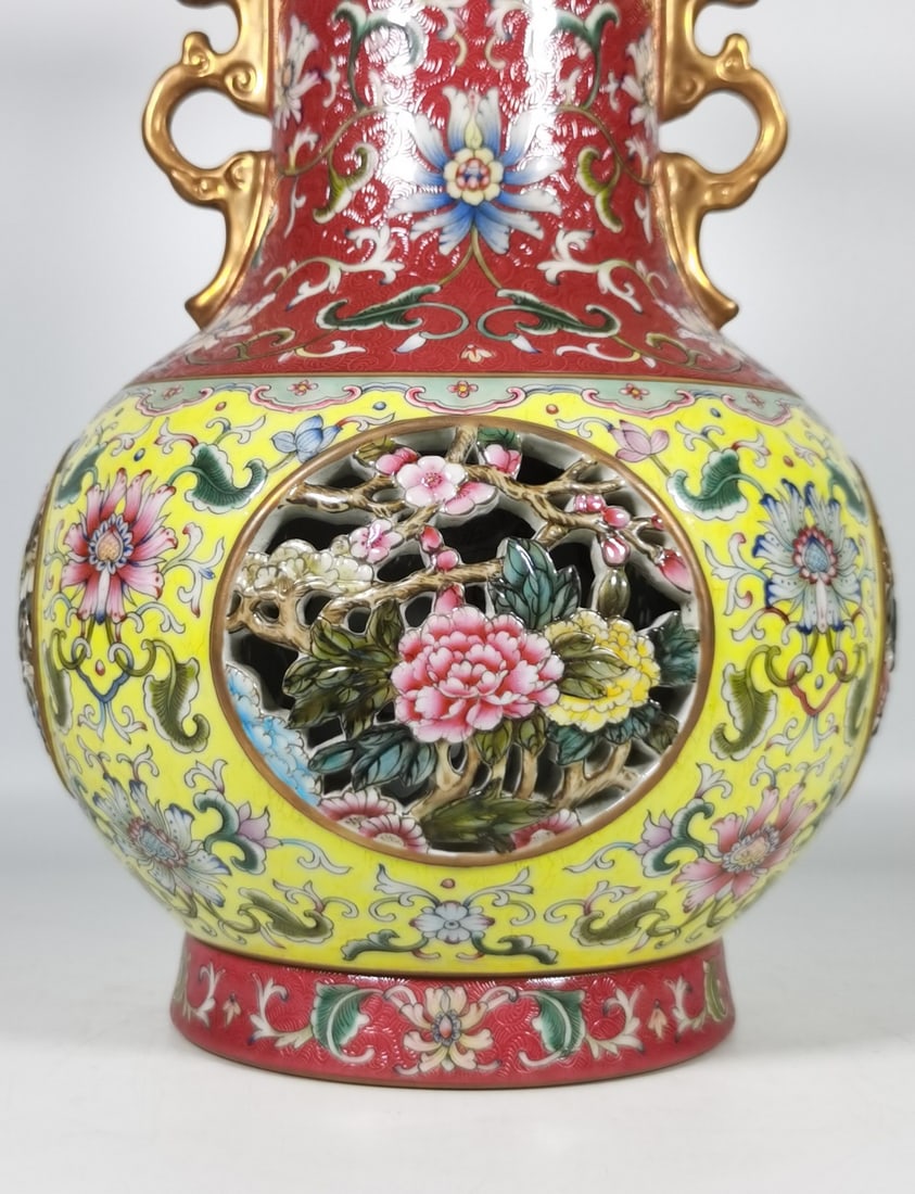 A Exquisite Enamel Ruby Red-Glazed Flower Pattern Vase - 2