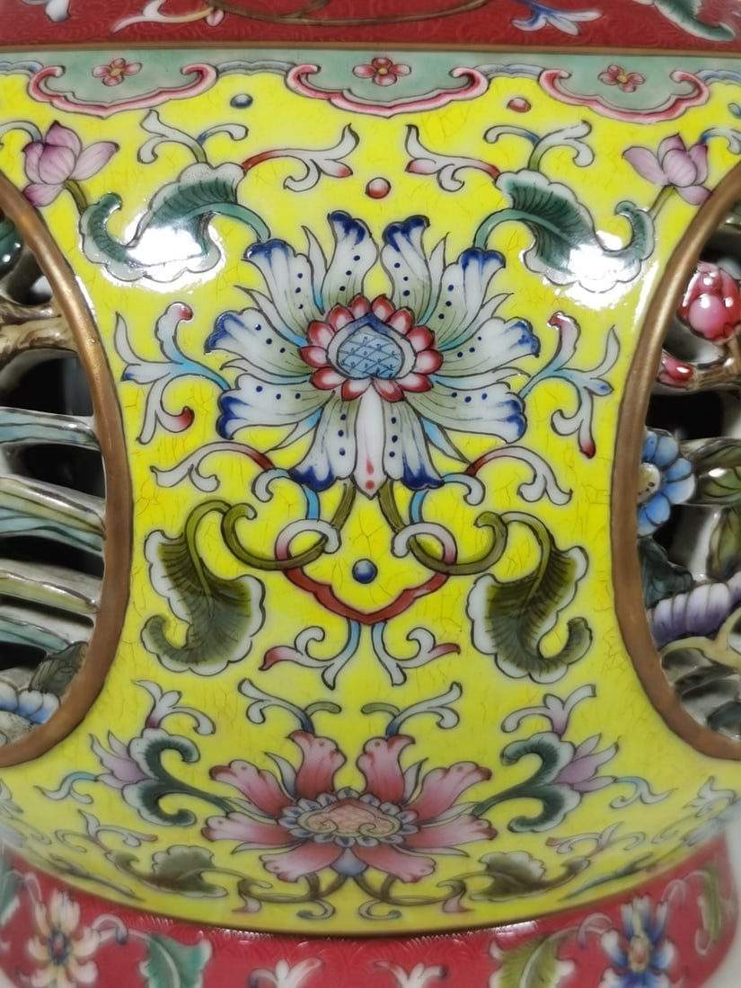 A Exquisite Enamel Ruby Red-Glazed Flower Pattern Vase - 6