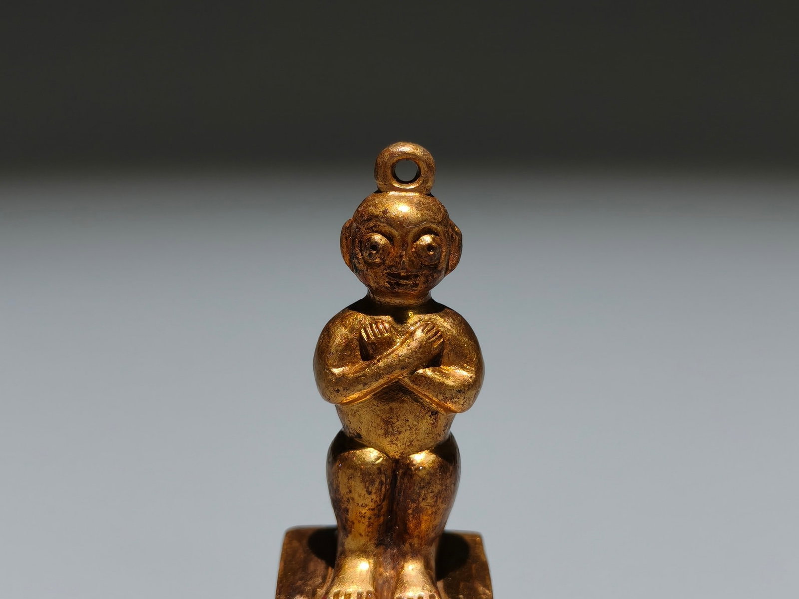 A Exquisite Gilt Bronze Figures Seal - 2