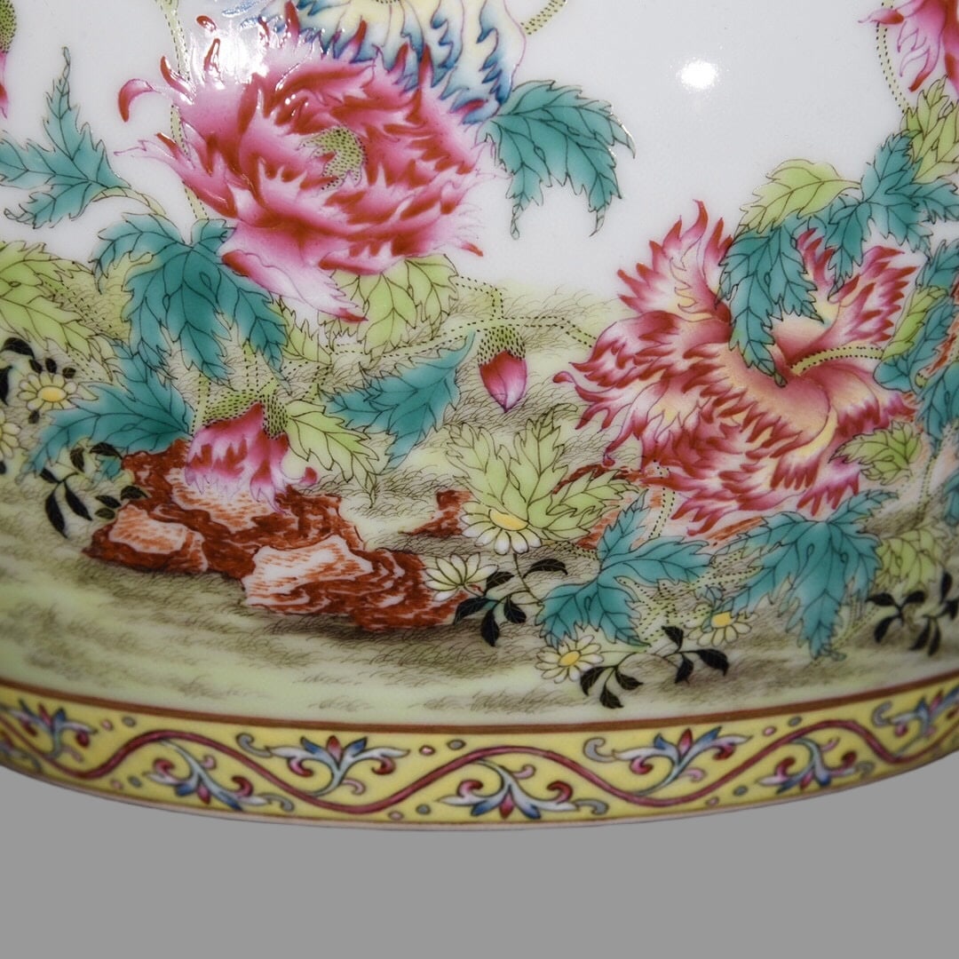 A Exquisite Enamel Flower Pattern Jar - 7