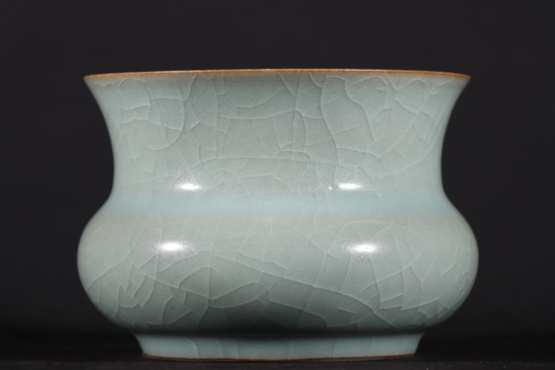 A Exquisite Guan yao ice Crackle Pattern Basin - 5