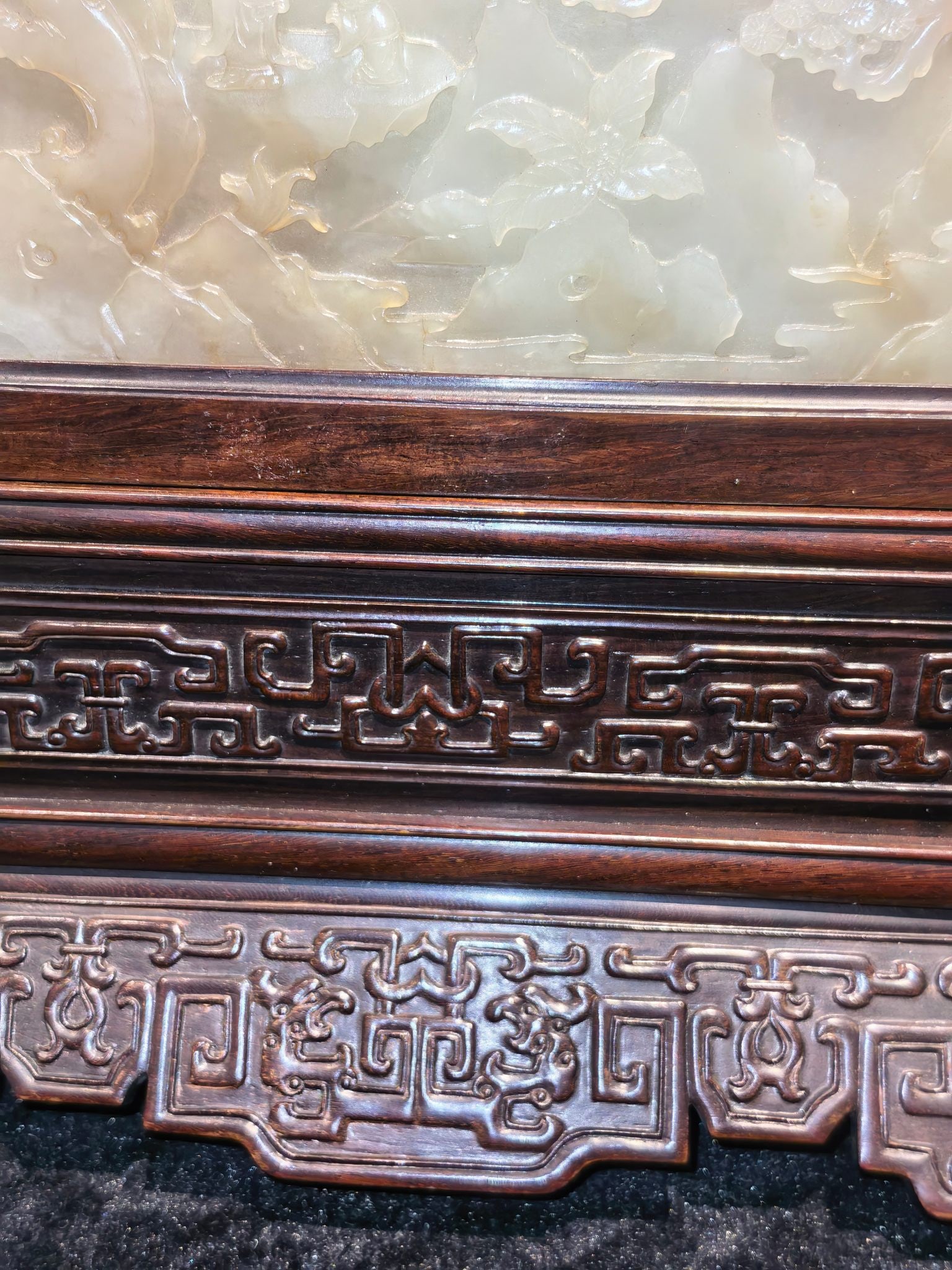 A Exquisite Hotan Jade Landscape Pattern Table Screen - 4