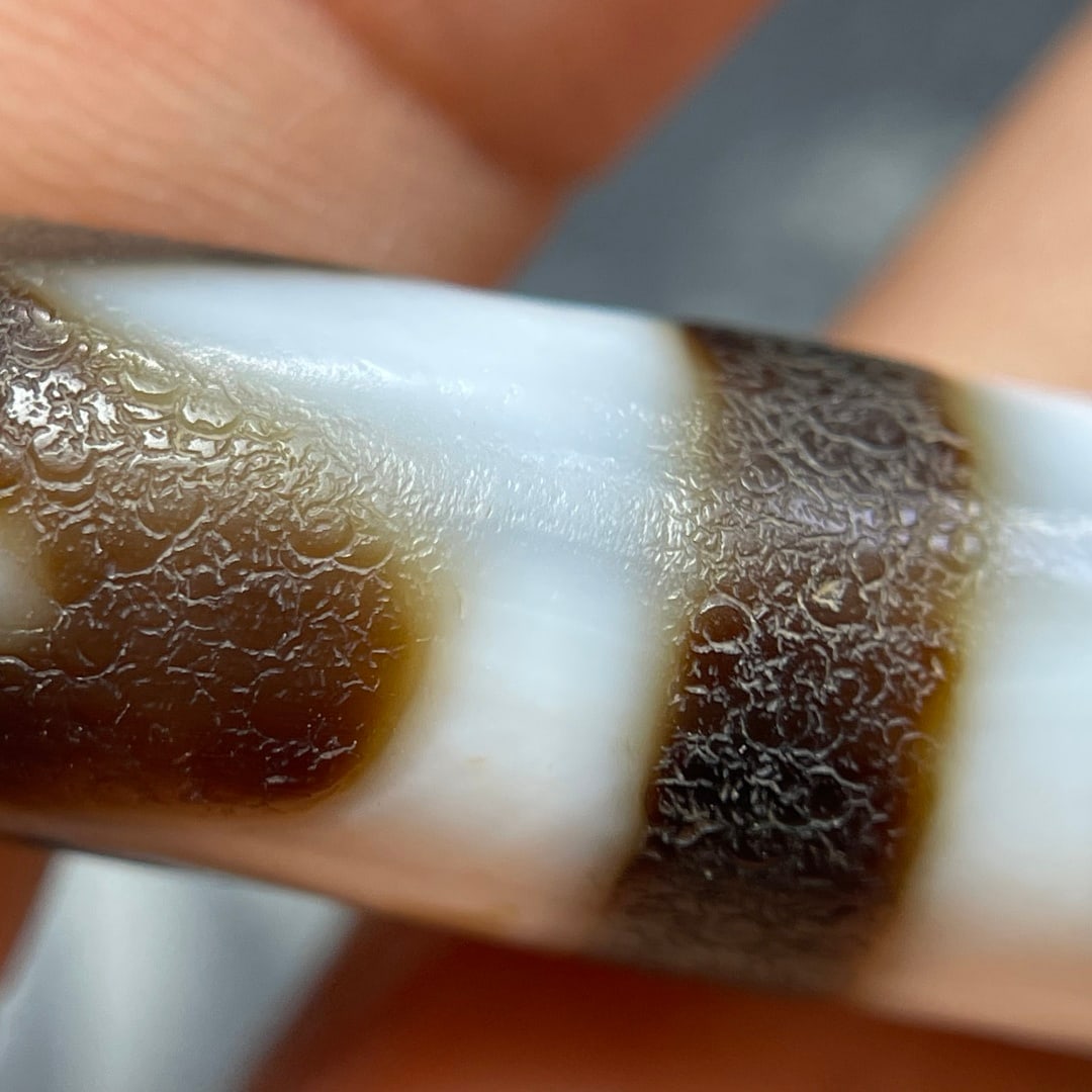 A Exquisite Tiger Tooth Dzi bead - 4