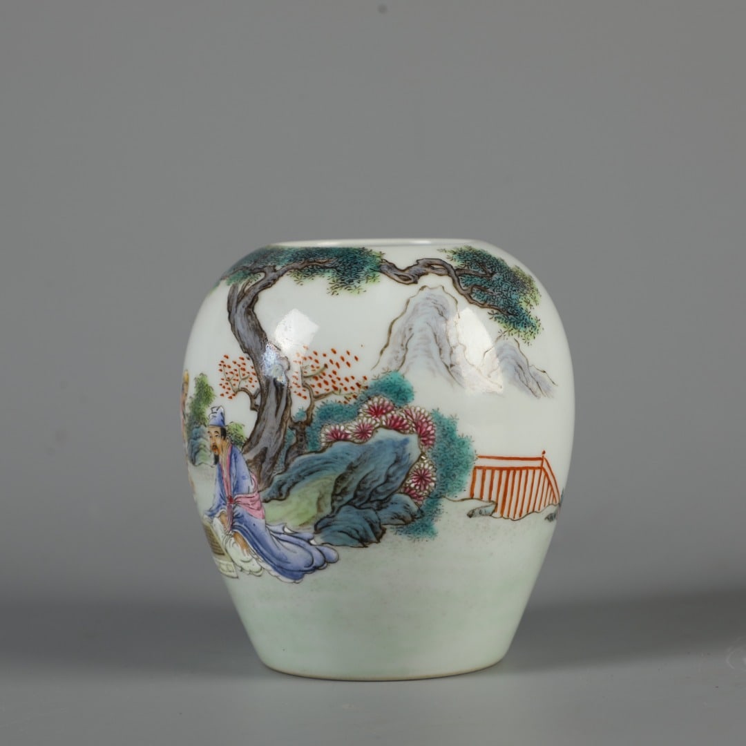 A Exquisite Famille-Rose Figures Pattern Jar - 2
