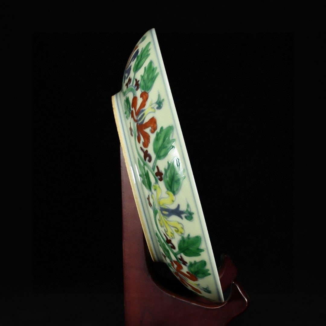 A Exquisite Doucai Lotus Pattern Dragon Pattern Plate - 3