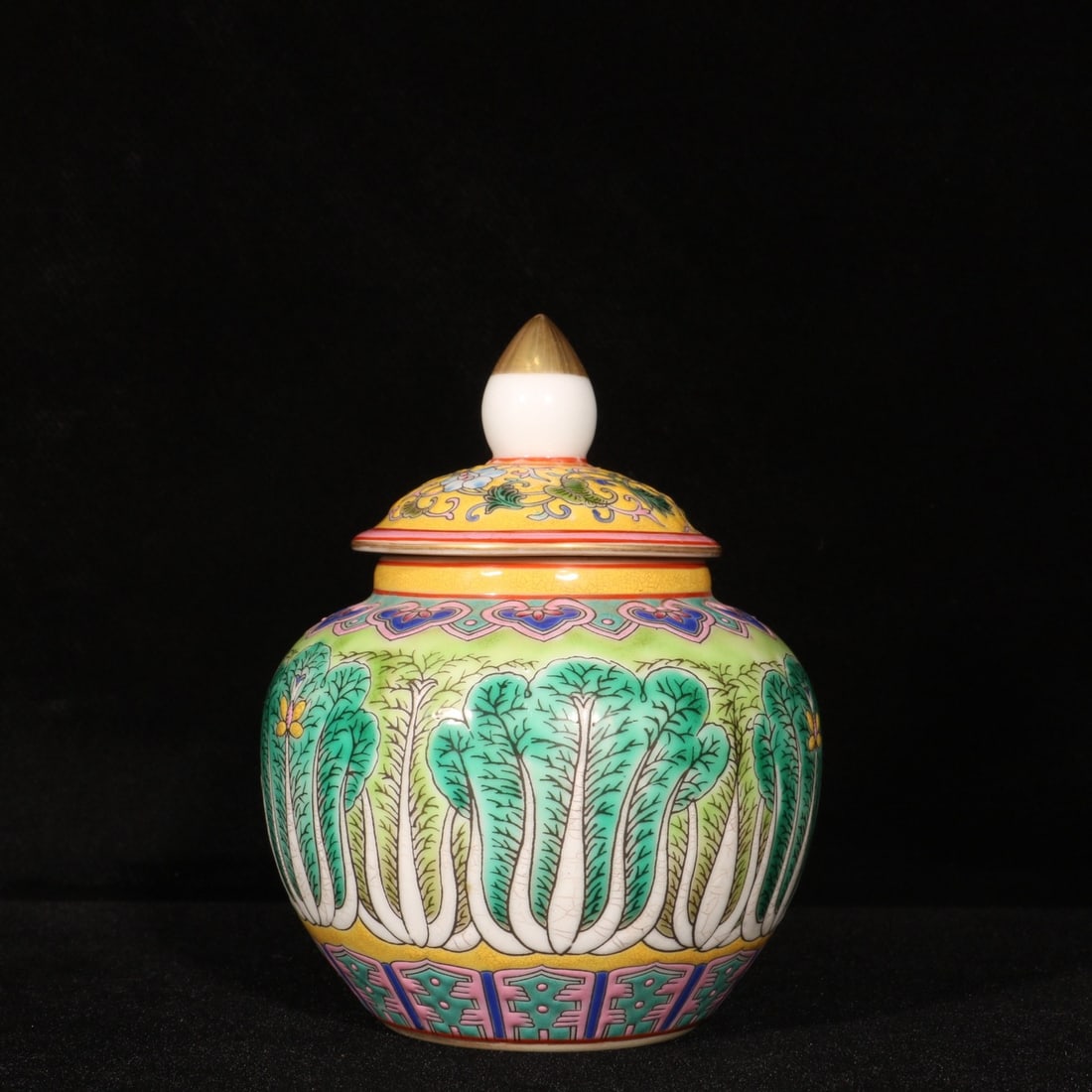 A Exquisite Enamel Painted Gold Cabbage Pattern Jar - 2