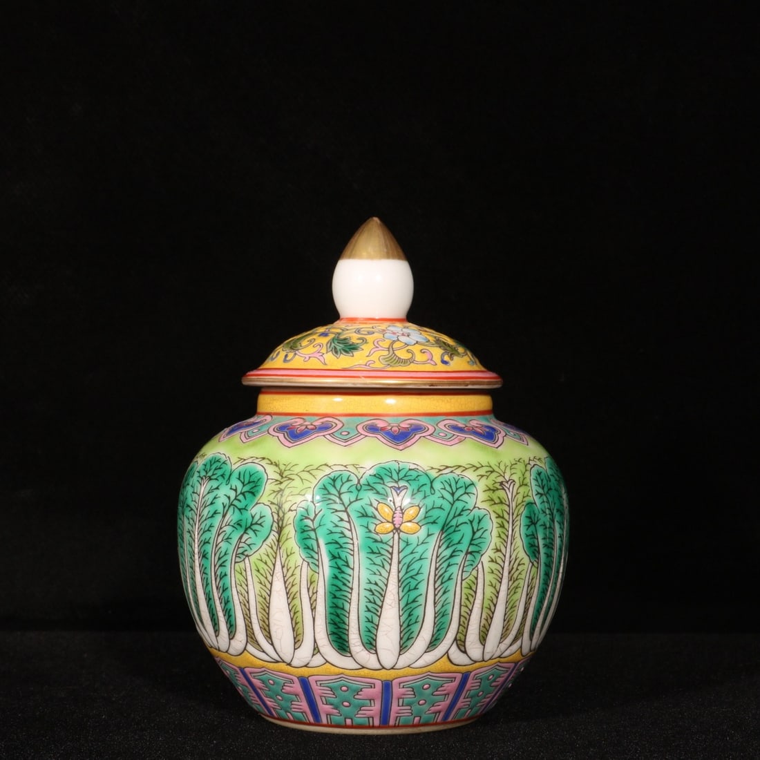 A Exquisite Enamel Painted Gold Cabbage Pattern Jar - 3