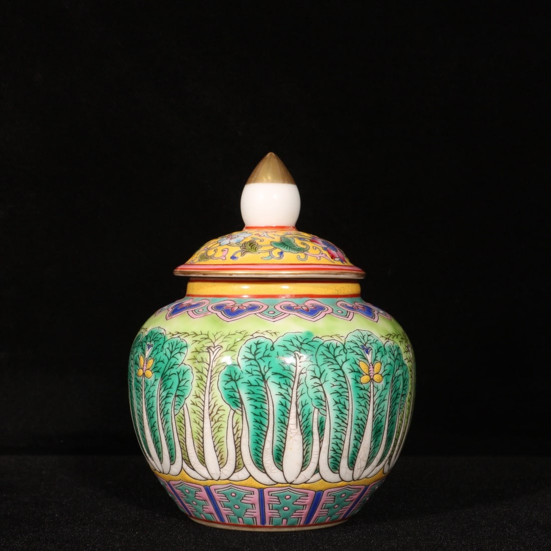 A Exquisite Enamel Painted Gold Cabbage Pattern Jar - 4