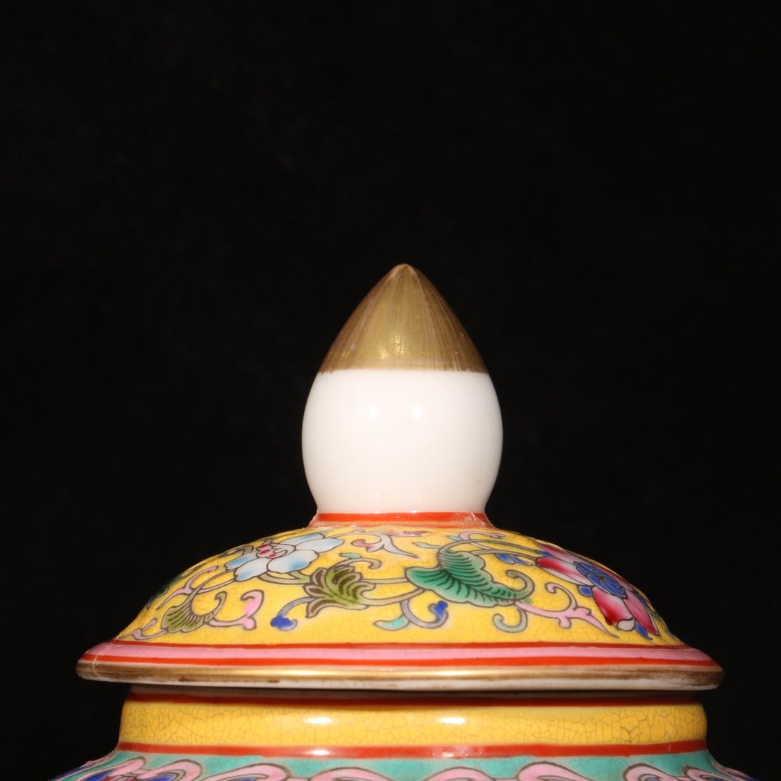 A Exquisite Enamel Painted Gold Cabbage Pattern Jar - 5