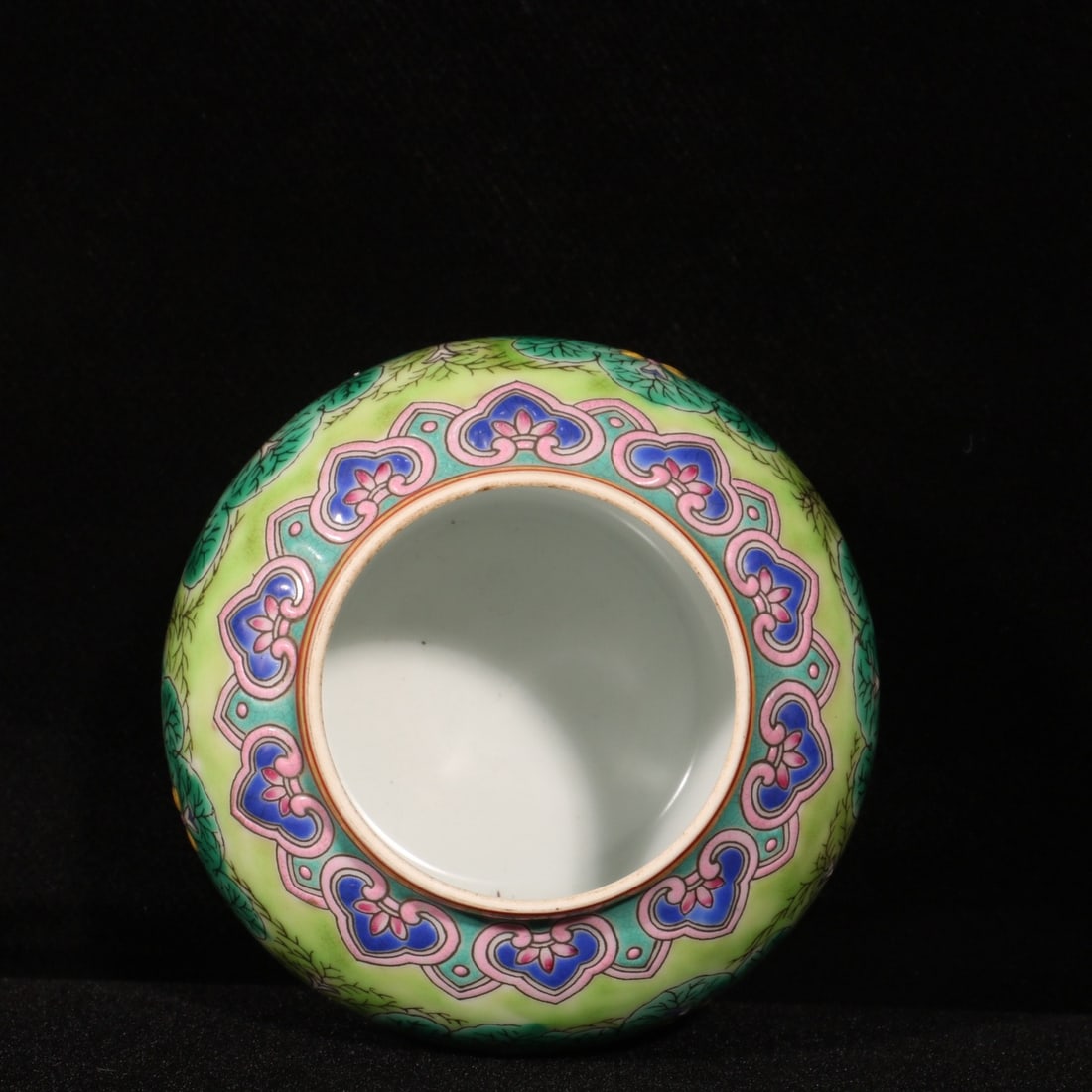A Exquisite Enamel Painted Gold Cabbage Pattern Jar - 8