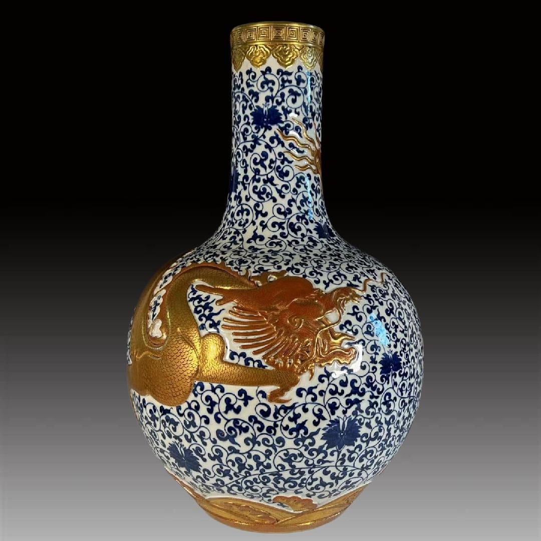 A Exquisite Blue and White Painted Gold Dragon Pattern Vase: A Exquisite Blue and White Painted Gold Dragon Pattern Vase,Qing Dynasty, China,Qianlong Four-character Mark,Size:26.7inx5.1inx8.7in