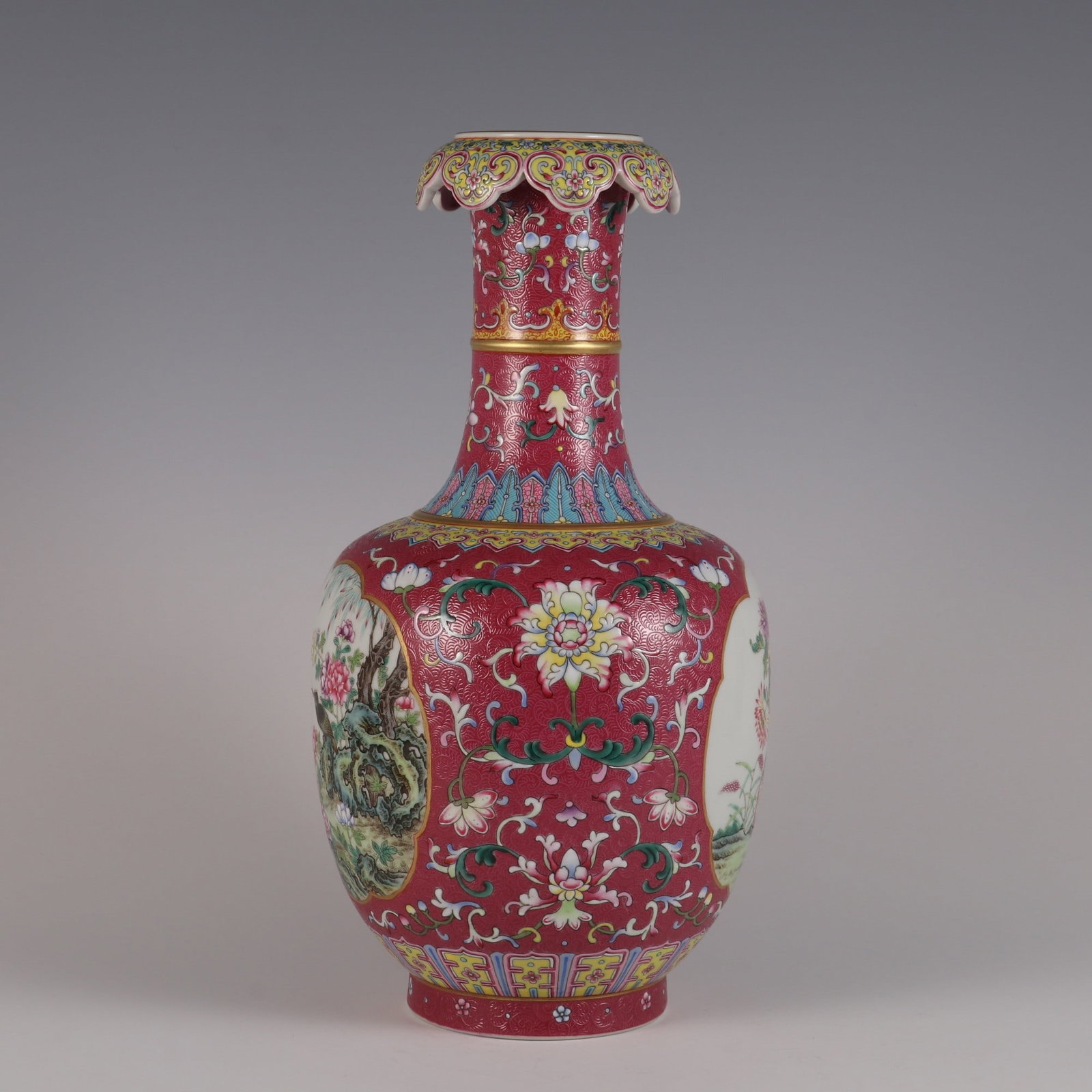 A Exquisite Ruby Red-Glazed Ground Flower and Bird Pattern Vase - 2