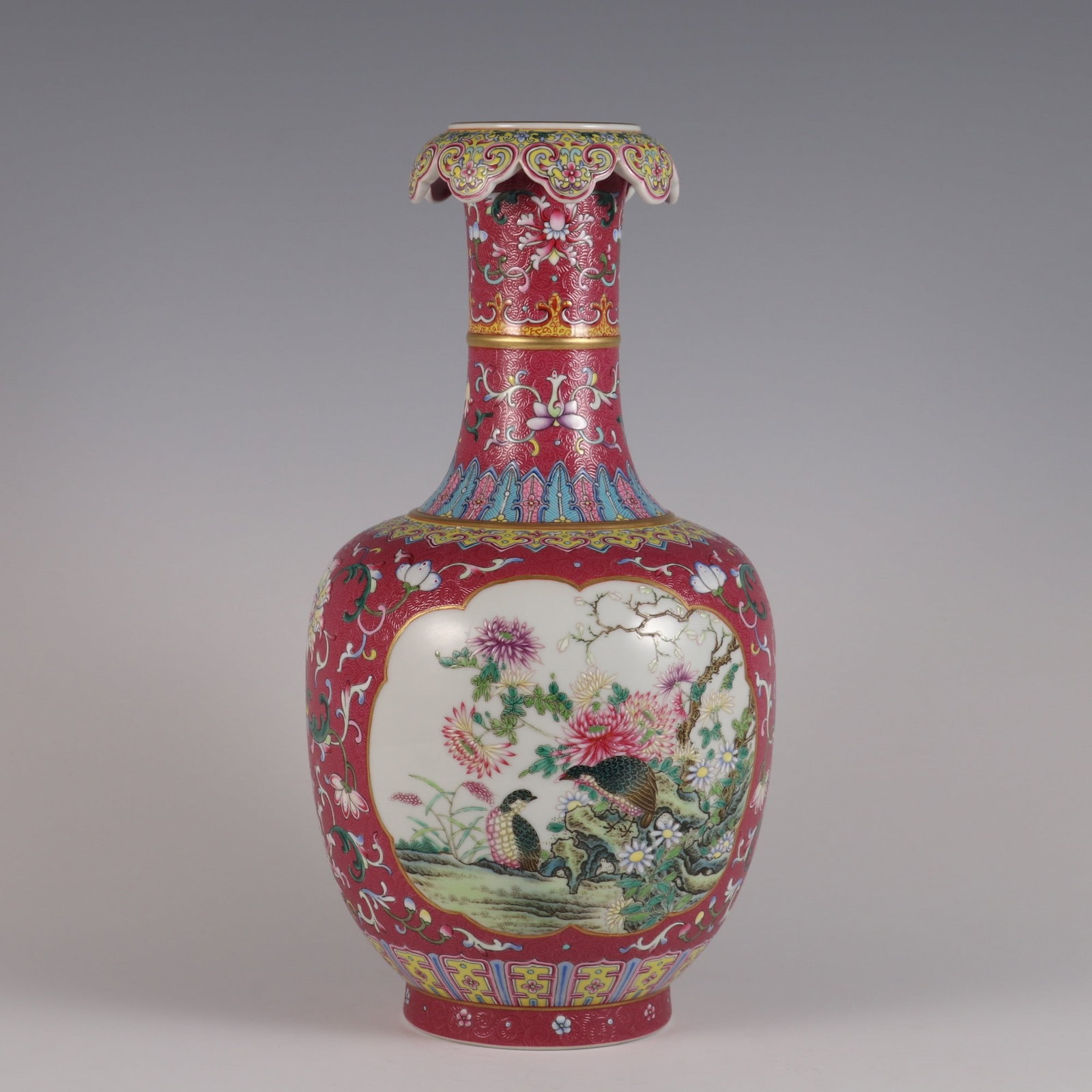 A Exquisite Ruby Red-Glazed Ground Flower and Bird Pattern Vase - 3
