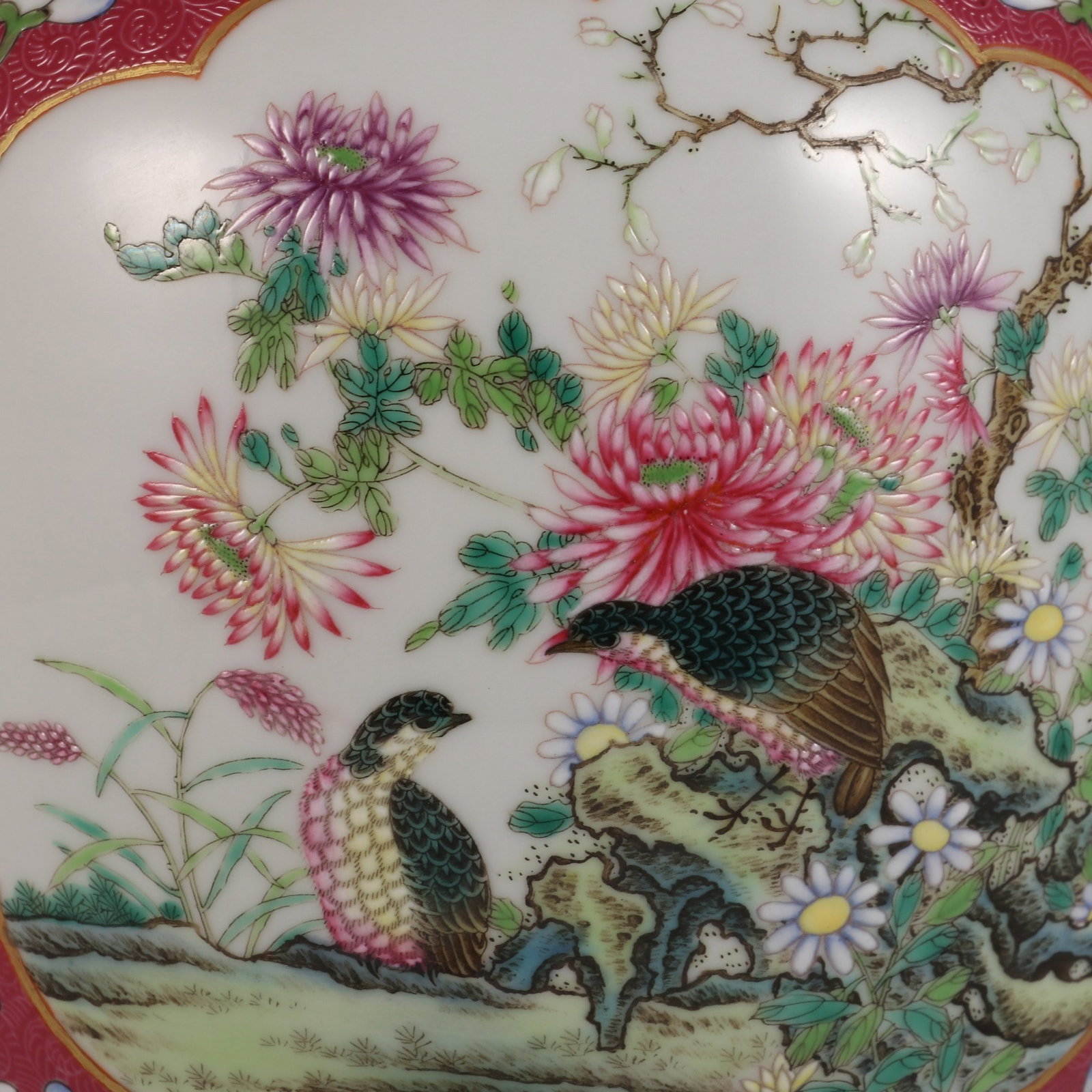A Exquisite Ruby Red-Glazed Ground Flower and Bird Pattern Vase - 7