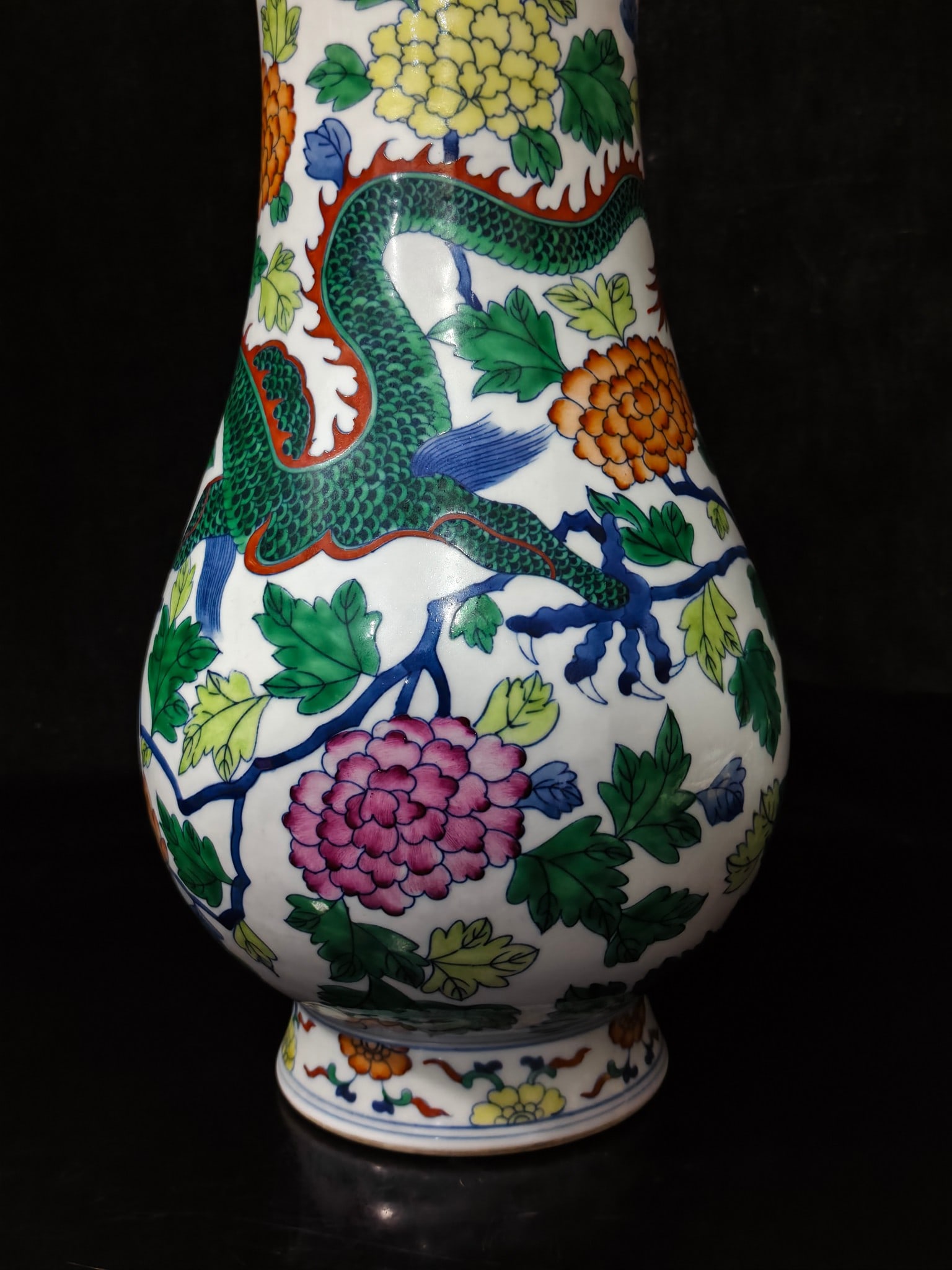 A Exquisite Doucai Dragon Pattern Vase - 7