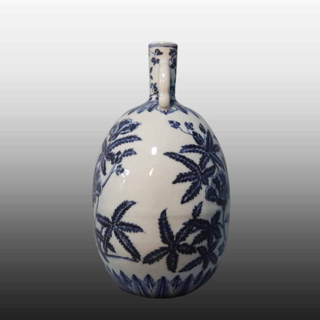 A Exquisite Blue and White Flower Pattern Vase - 5
