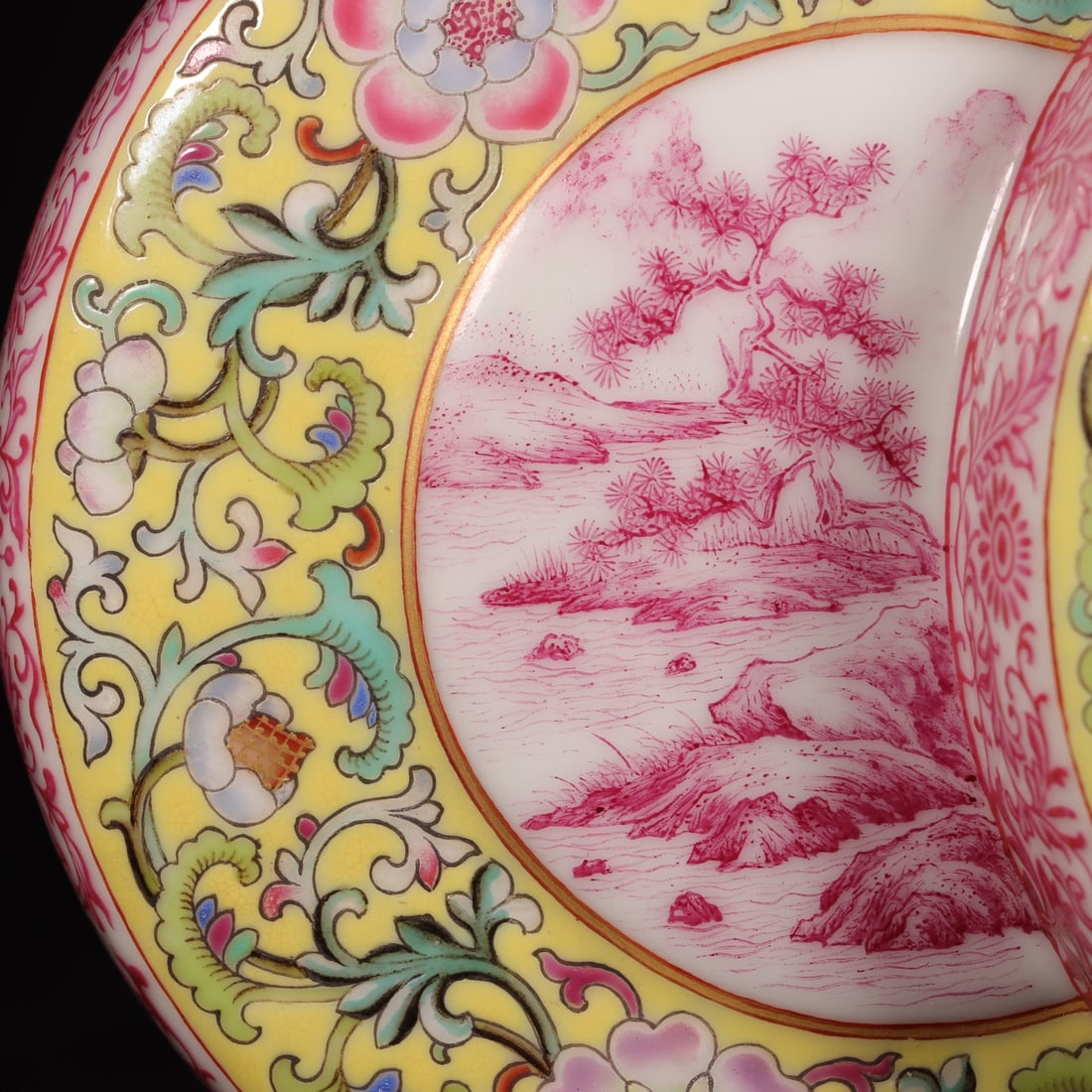 Enamel Yellow Ground Figures Pattern Vase - 7