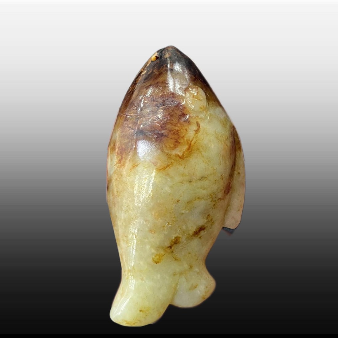 A Exquisite Hotan Jade Fish Ornament: A Exquisite Hotan Jade Fish Ornament,Han Dynasty, China,Size:3.8inx1.8inx1.1in,Weight:151g 和田玉鱼摆件,中国汉代
