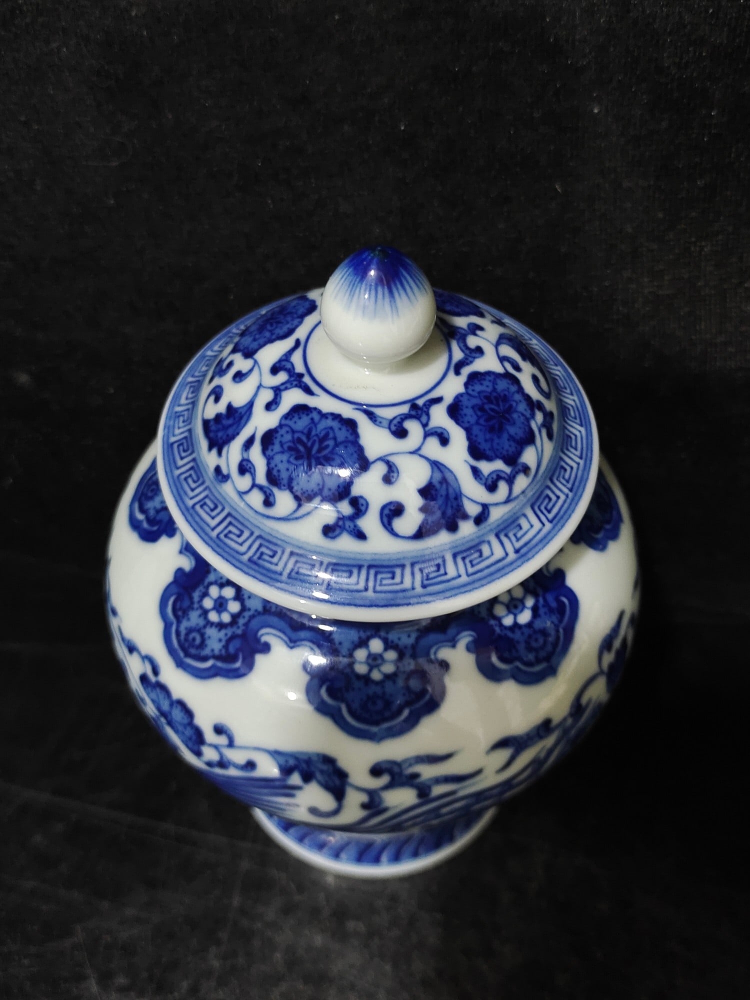 A Exquisite Blue and White Phoenix Pattern Jar - 4