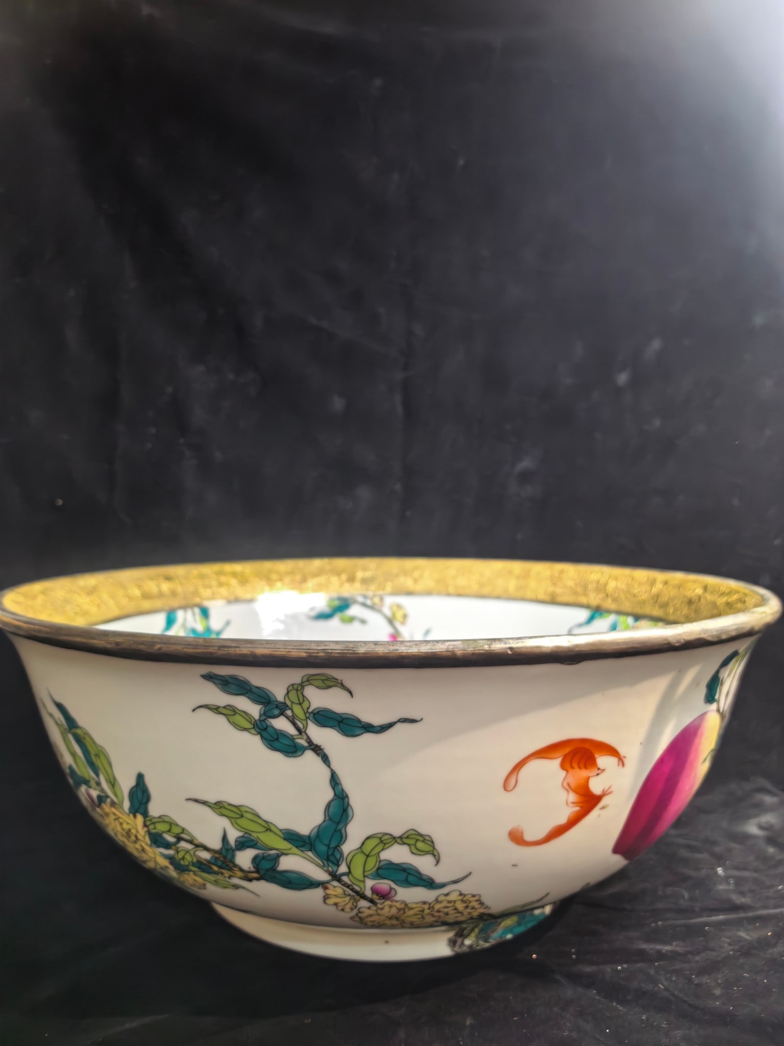 A Exquisite Gilt Silver Bats and Peach Pattern Bowl: A Exquisite Gilt Silver Bats and Peach Pattern Bowl,Qing Dynasty, China,Yongzheng Four-character Mark,Size:16.5inx6.5in 银鎏金蝙蝠桃子纹碗,中