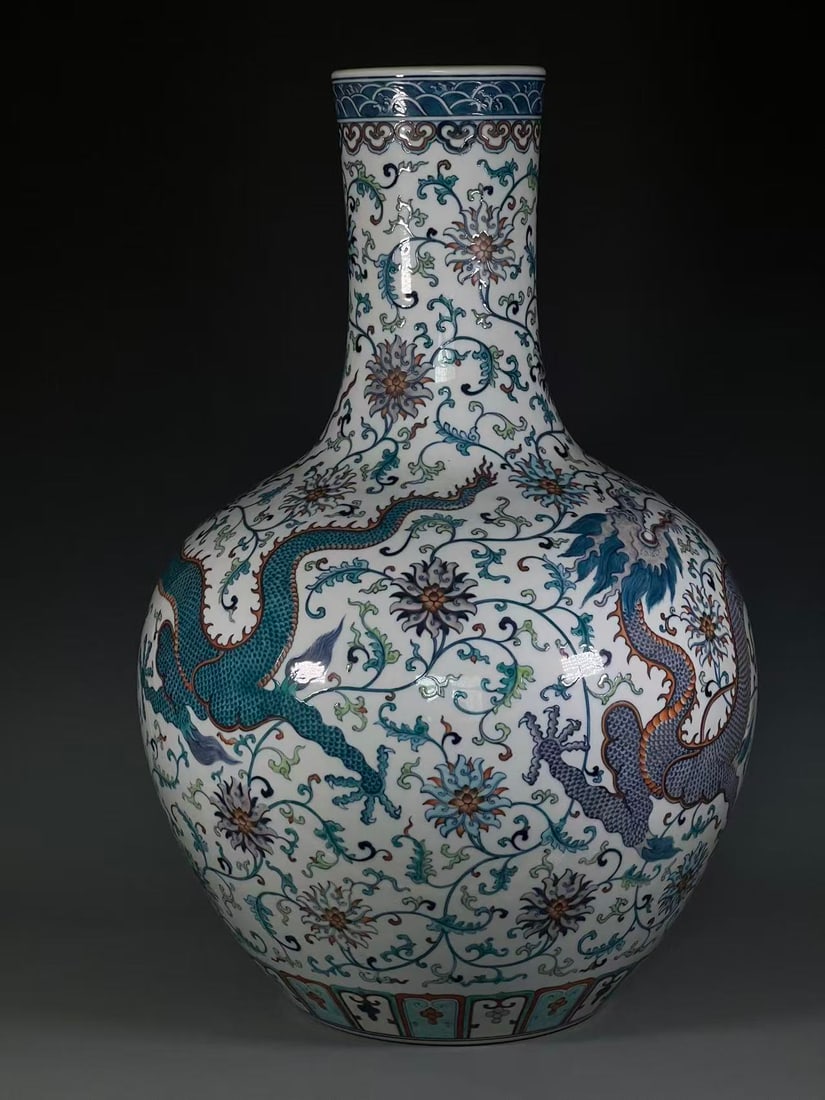A Exquisite Wucai Dragon Pattern Vase - 2