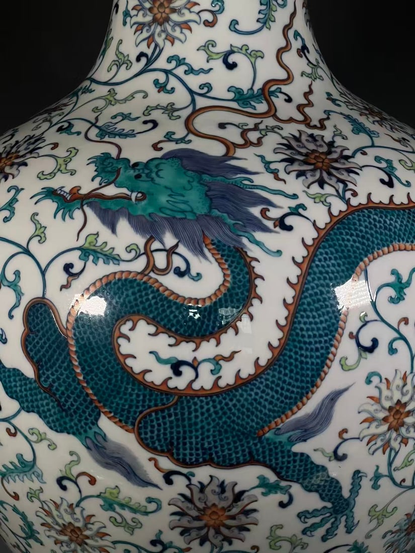 A Exquisite Wucai Dragon Pattern Vase - 5