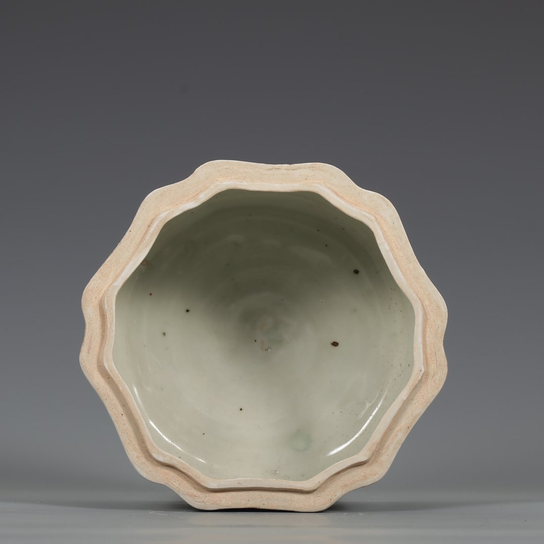 A Exquisite Wucai Dragon and Phoenix Pattern Jar - 8