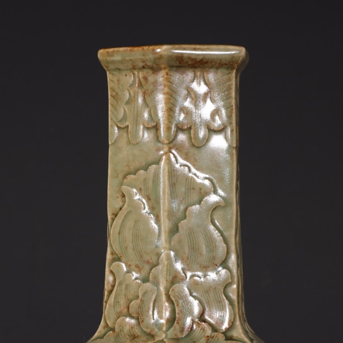 A Exquisite Yue yao Flower Pattern Vase - 3