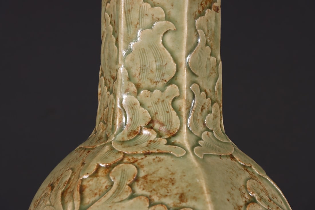 A Exquisite Yue yao Flower Pattern Vase - 7