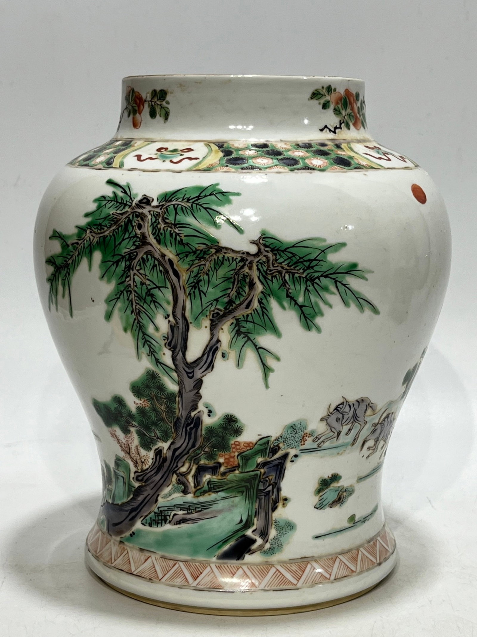 An Exquisite Wucai Figure Pattern Jar - 6
