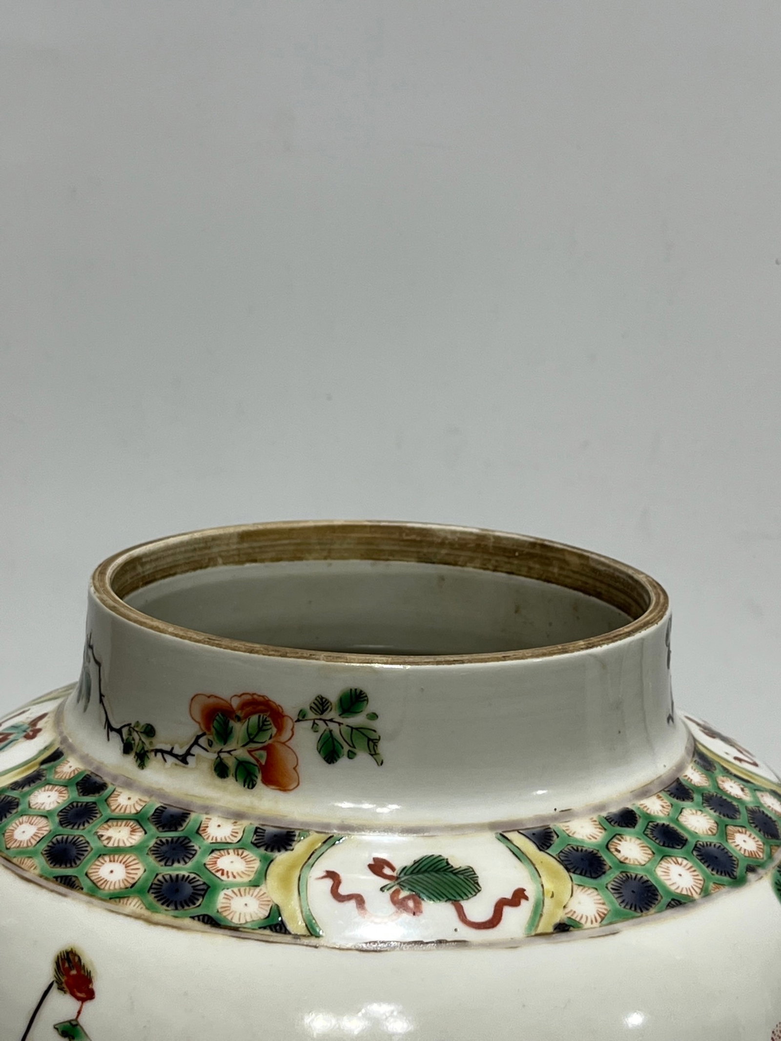 An Exquisite Wucai Figure Pattern Jar - 9