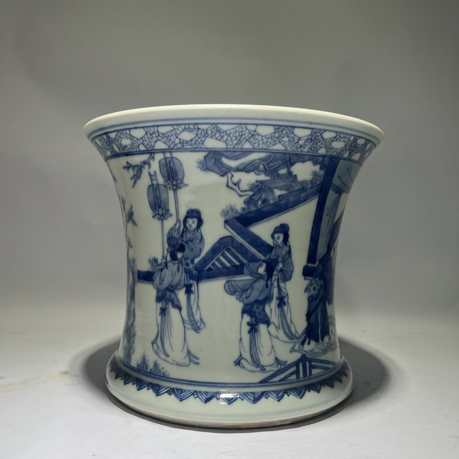 An Exquisite Blue and White Auspicious Cloud and Figure Pattern Vase: An Exquisite Blue and White Auspicious Cloud and Figure Pattern Vase,Qing Dynasty,China,Size:6.7inx7.7in 青花祥云人物纹瓶,中国清ߣ