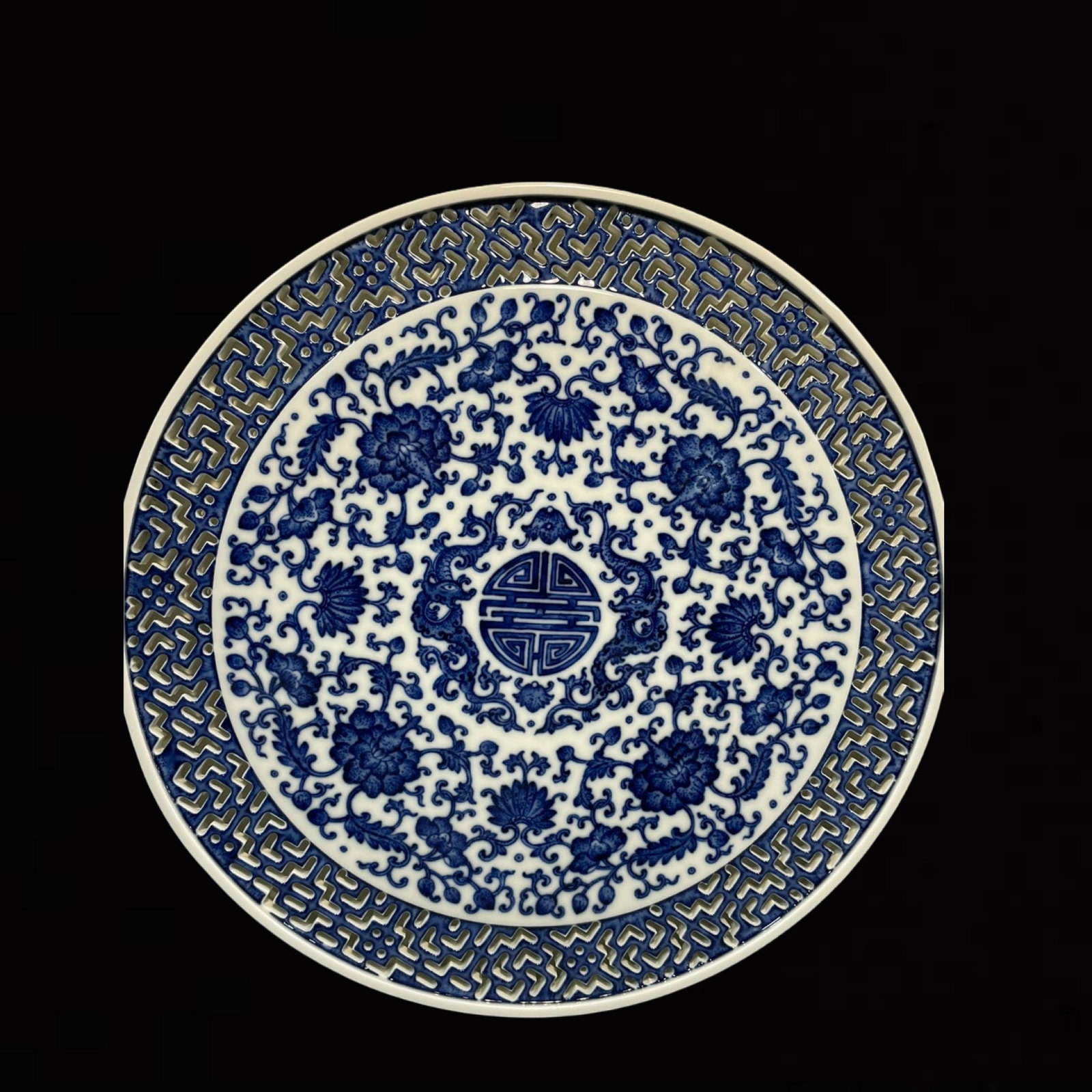 An Exquisite Blue and White Lotus Pattern Base: An Exquisite Blue and White Lotus Pattern Base,Qing Dynasty,China,Qianlong Six-character Mark,Size:1inx12.4in