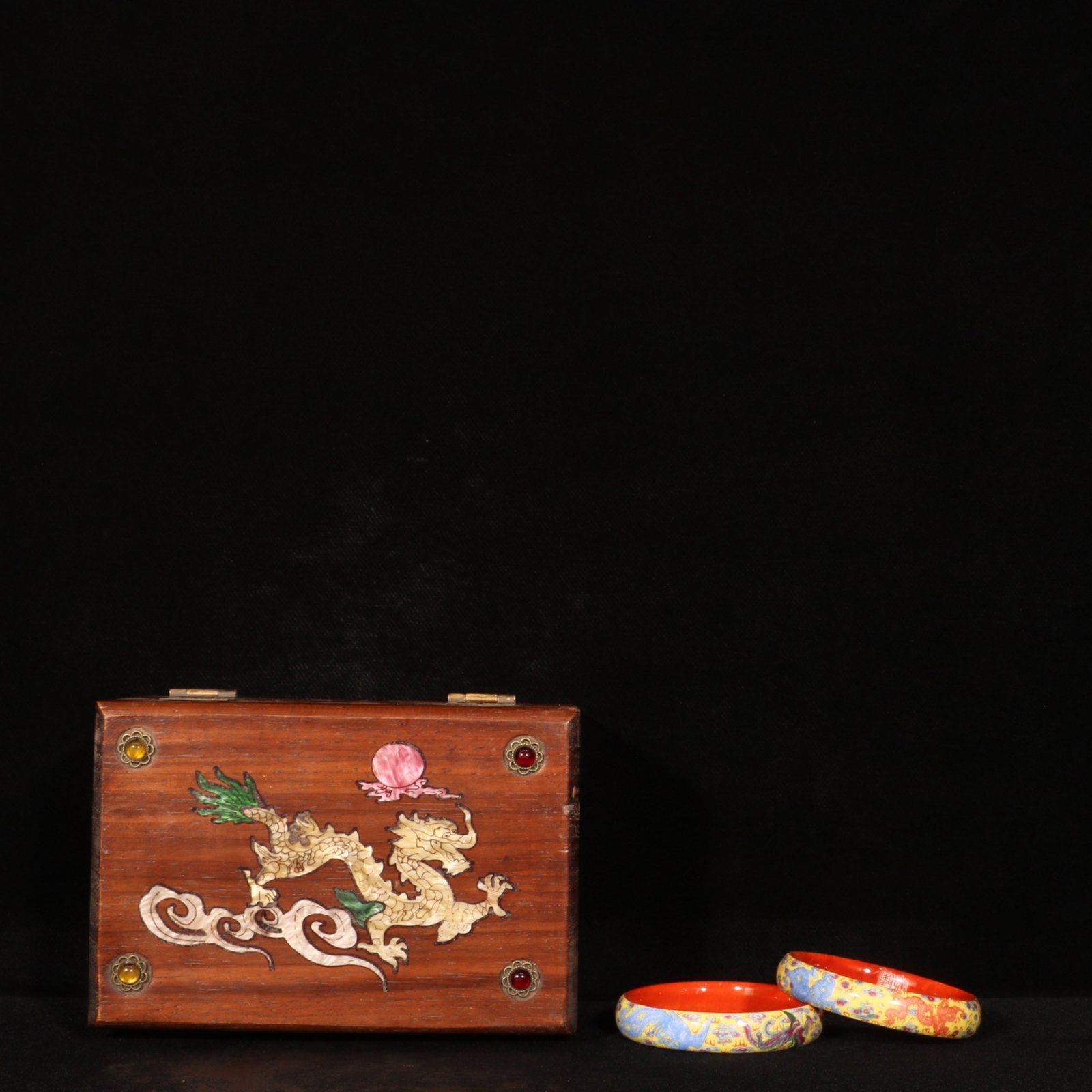 A Pair of Exquisite Enamel Dragon and Phoenix Pattern Bracelets: A Pair of Exquisite Enamel Dragon and Phoenix Pattern Bracelets,Qing Dynasty,China,Qianlong Four-character Mark,Size:0.6inx3.1in