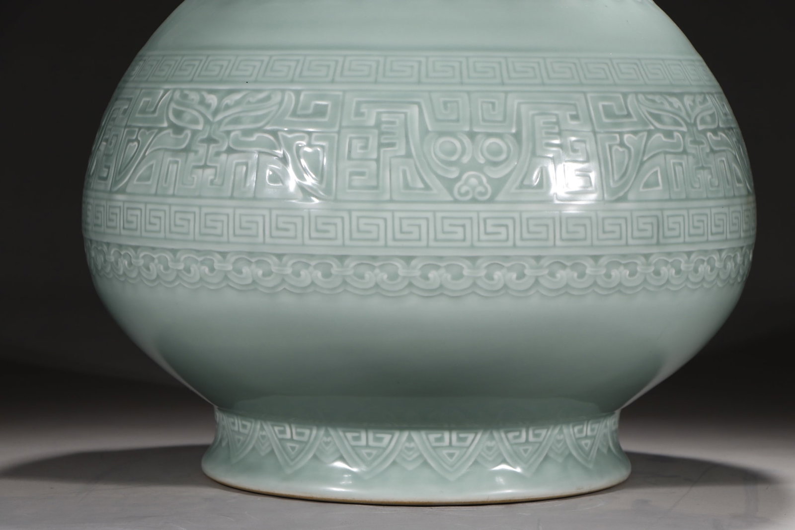 A Huge Celadon Glazed Beast-Face Pattern Vase - 3