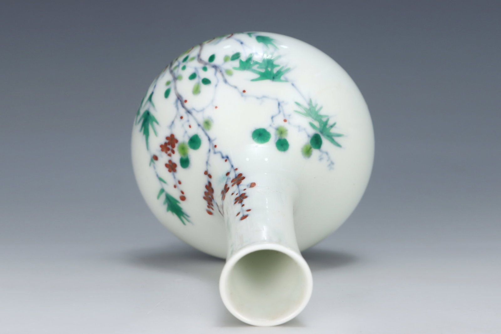 An Exquisite Doucai Flower Pattern Vase - 6